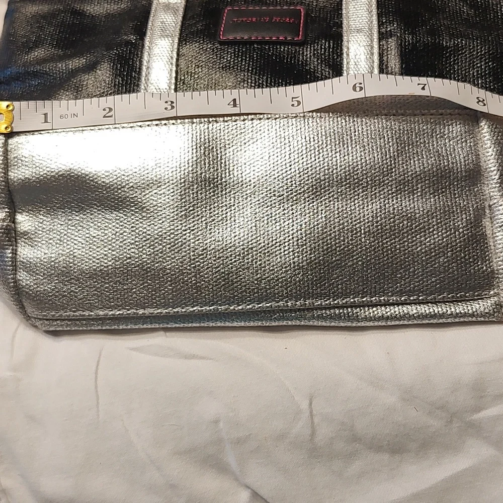 ❤️Victoria Secret Mini Tote Purse Bag Crossbody Silver Black Zippered NWT - Picture 8 of 12